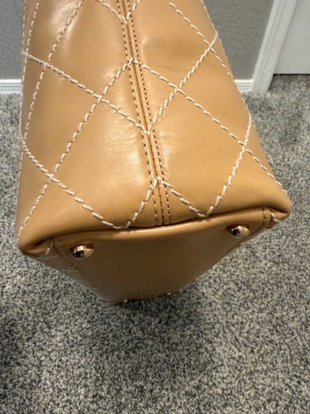 CHANEL Beige Quilted Tote - Picture 6 of 9